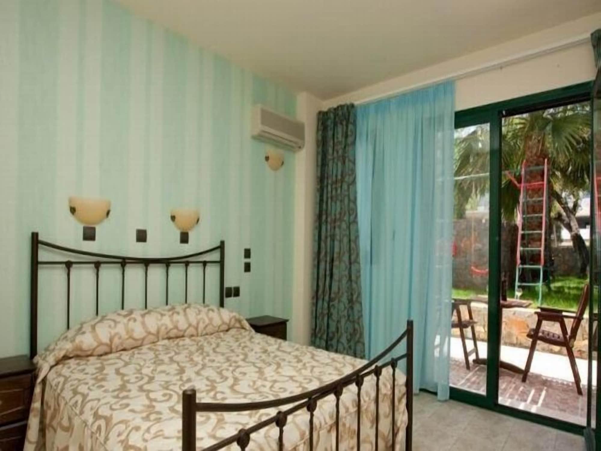 Dias Hotel & Apts Сталіда Екстер'єр фото